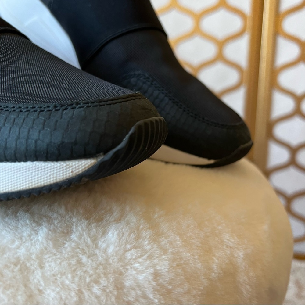 Michael Kors fashion sneakers 9.5 - Picture 5 of 16